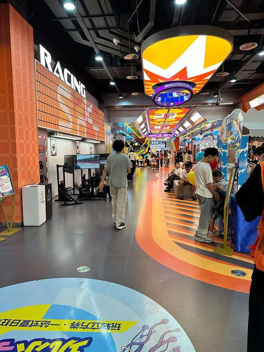潮玩立方·潮玩运动馆（杭州招商花园城店）案例实景 11