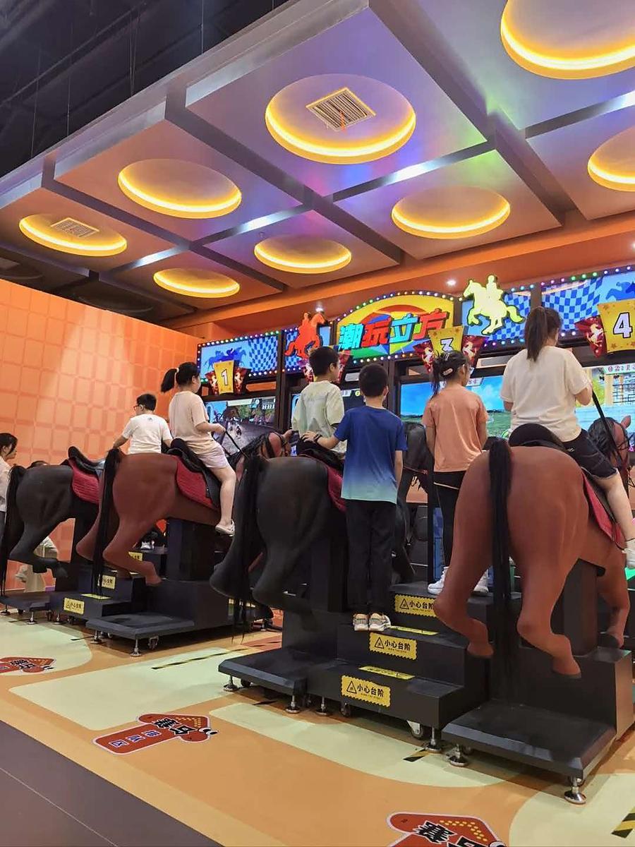 潮玩立方·潮玩运动馆（杭州招商花园城店）案例实景 07